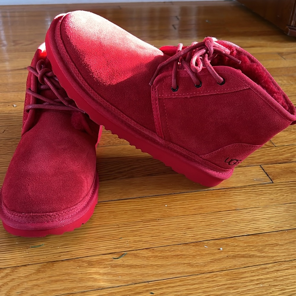 Ugg Neumel brand new size 6 big kids but will fit a women’s 7